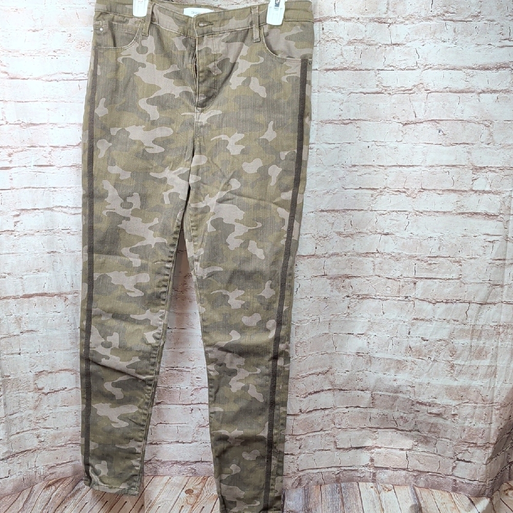 Skinnygirl Camo Jeans Size 10 Nwot